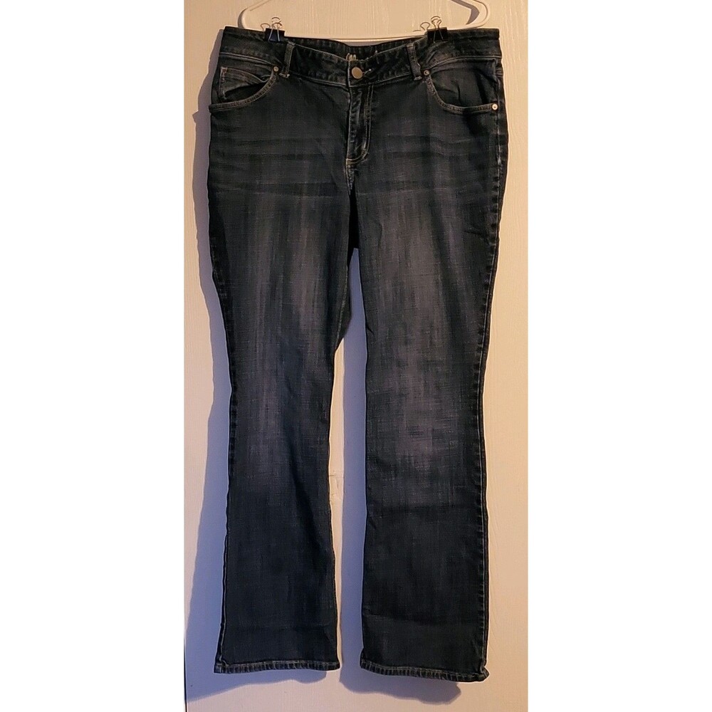 Wrangler Boot Cut Jeans Womens 18W x 32 Medium Wash Stretch Denim Rodeo Cowgirl